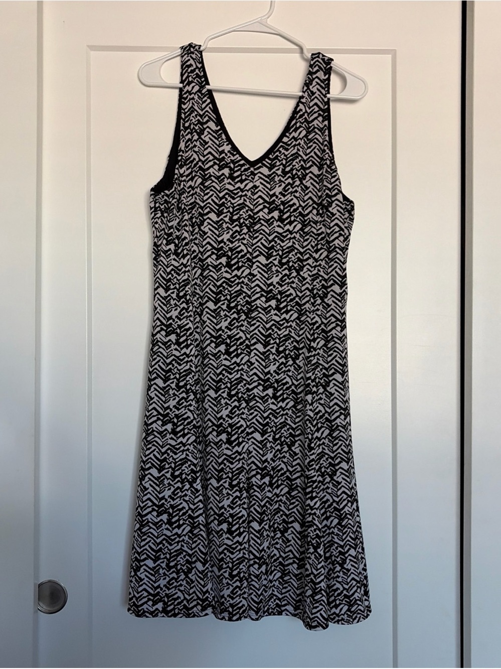 Karen Kane - Black/White Geometric Dress Swing Bottom knee length